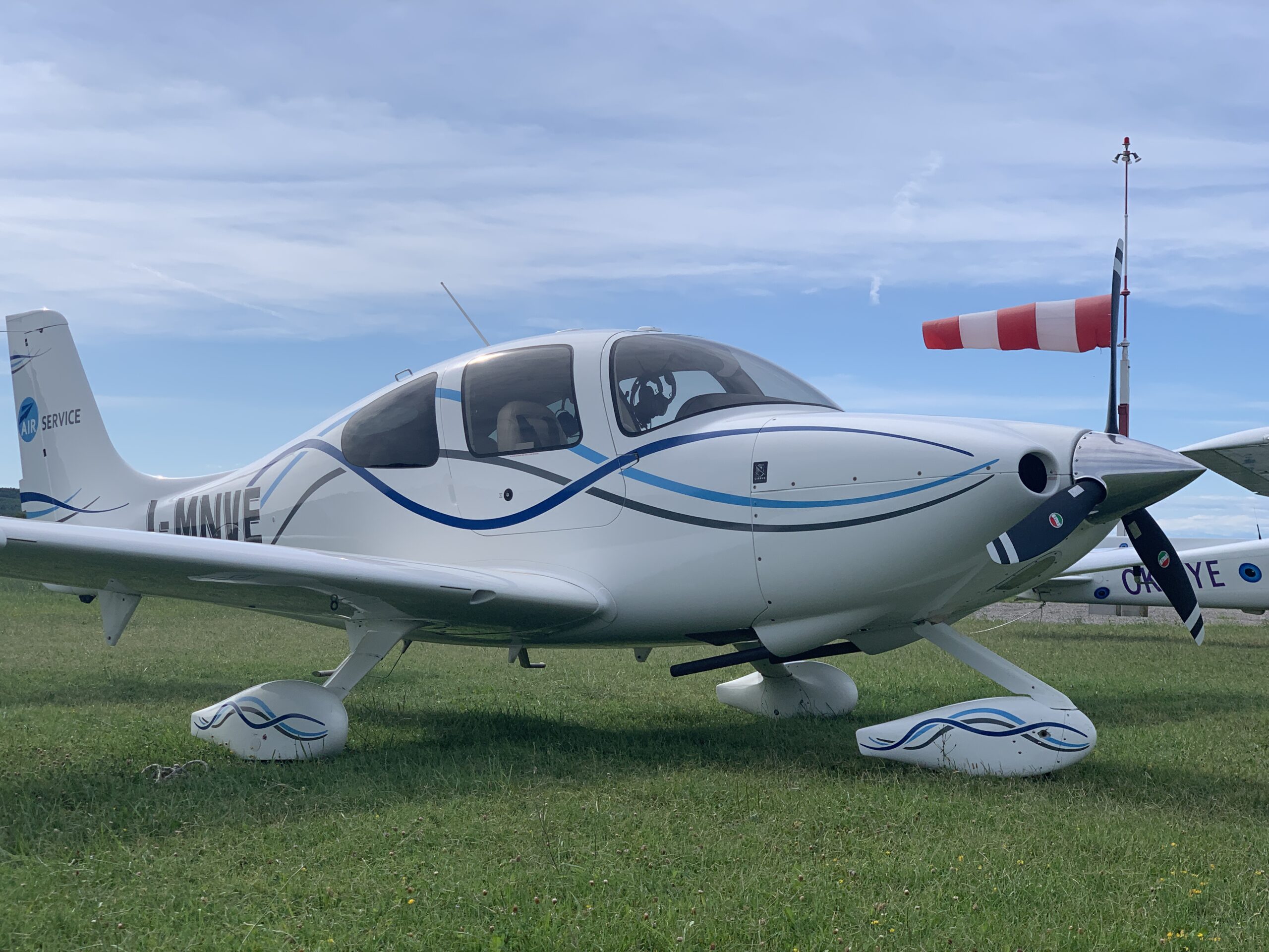 Cirrus SR-20: la scelta perfetta per il volo aereo di Pegaso Flight Academy